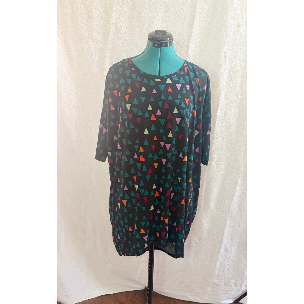 NWT Lularoe Irma tunic size medium. Brand new with tags.